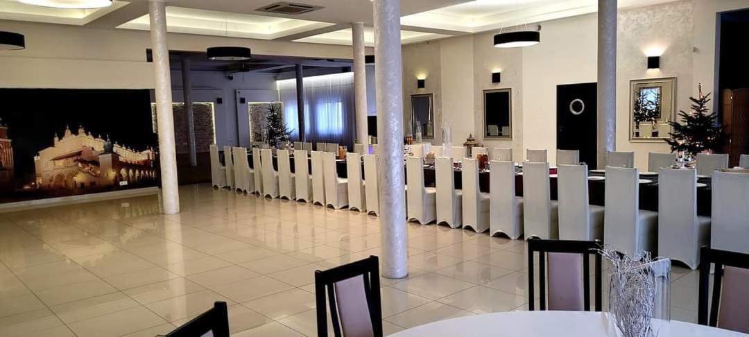 Restauracja Hotel Graal Targowisko Exteriér fotografie