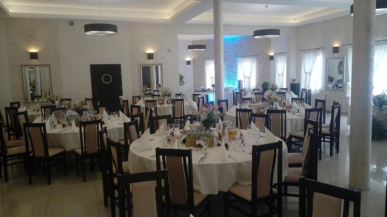 Restauracja Hotel Graal Targowisko Exteriér fotografie
