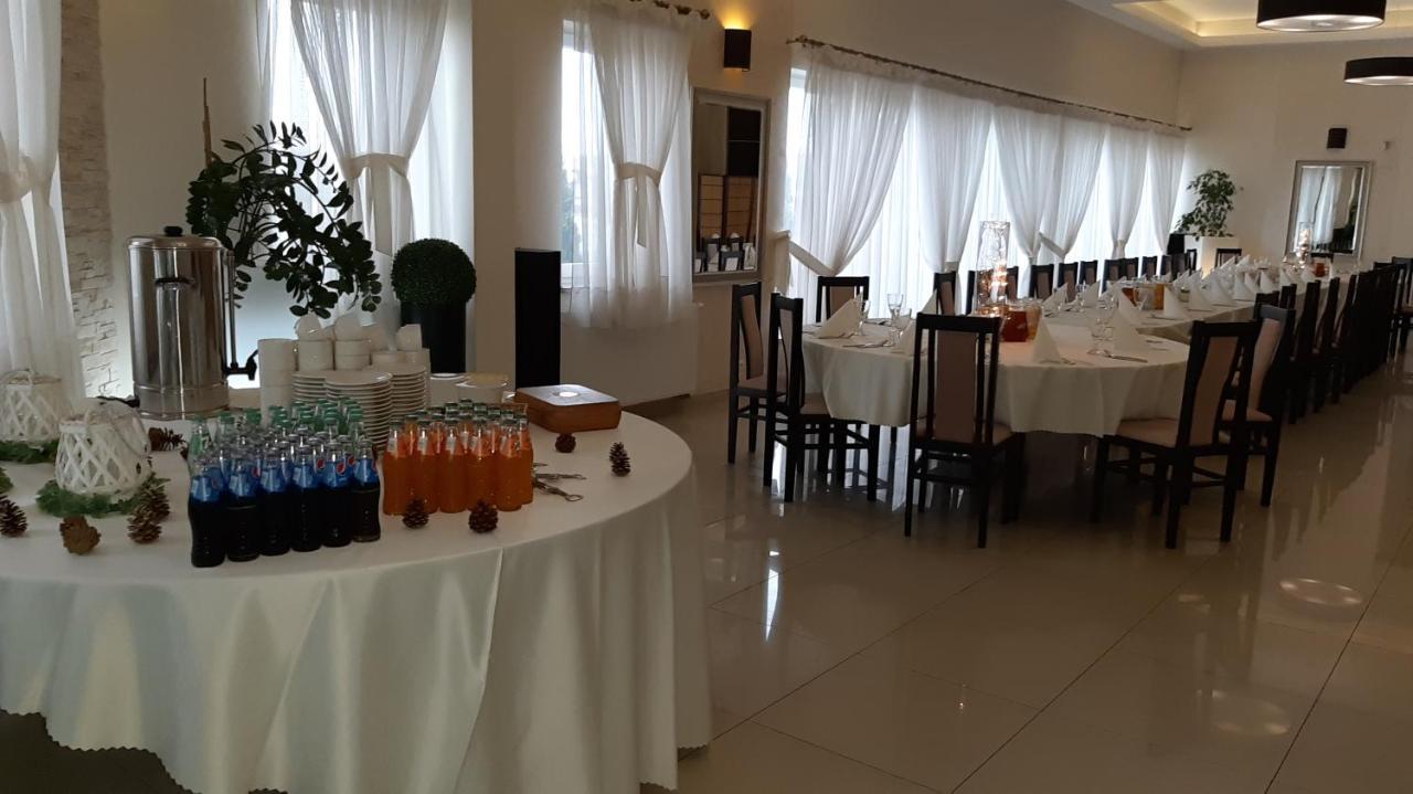 Restauracja Hotel Graal Targowisko Exteriér fotografie